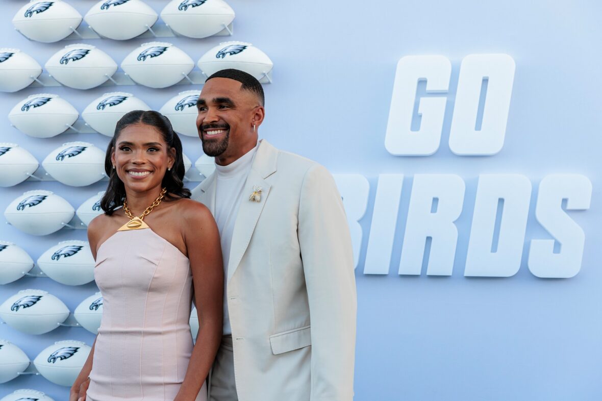 Stock image of Jalen Hurts and Bry Burrows 