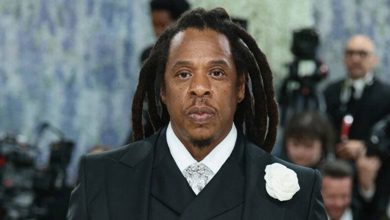 The woman that accused Jay-Z of sexual assault is recanting her allegations.