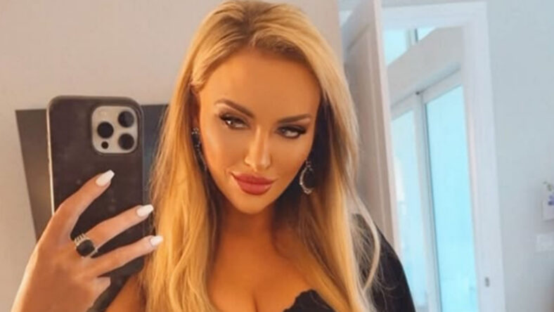 Jennifer Eckhard selfie from her Instagram