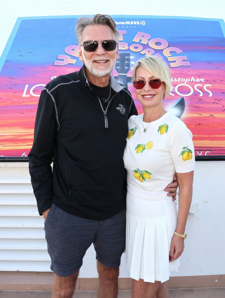 Kenny Loggins marries Lisa Hawkins