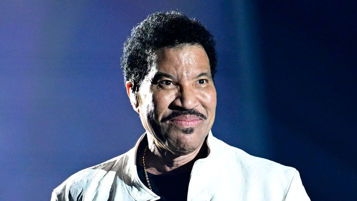 Lionel Richie Hospitalized, Undergoes Procedure for Atrial Fibrillation