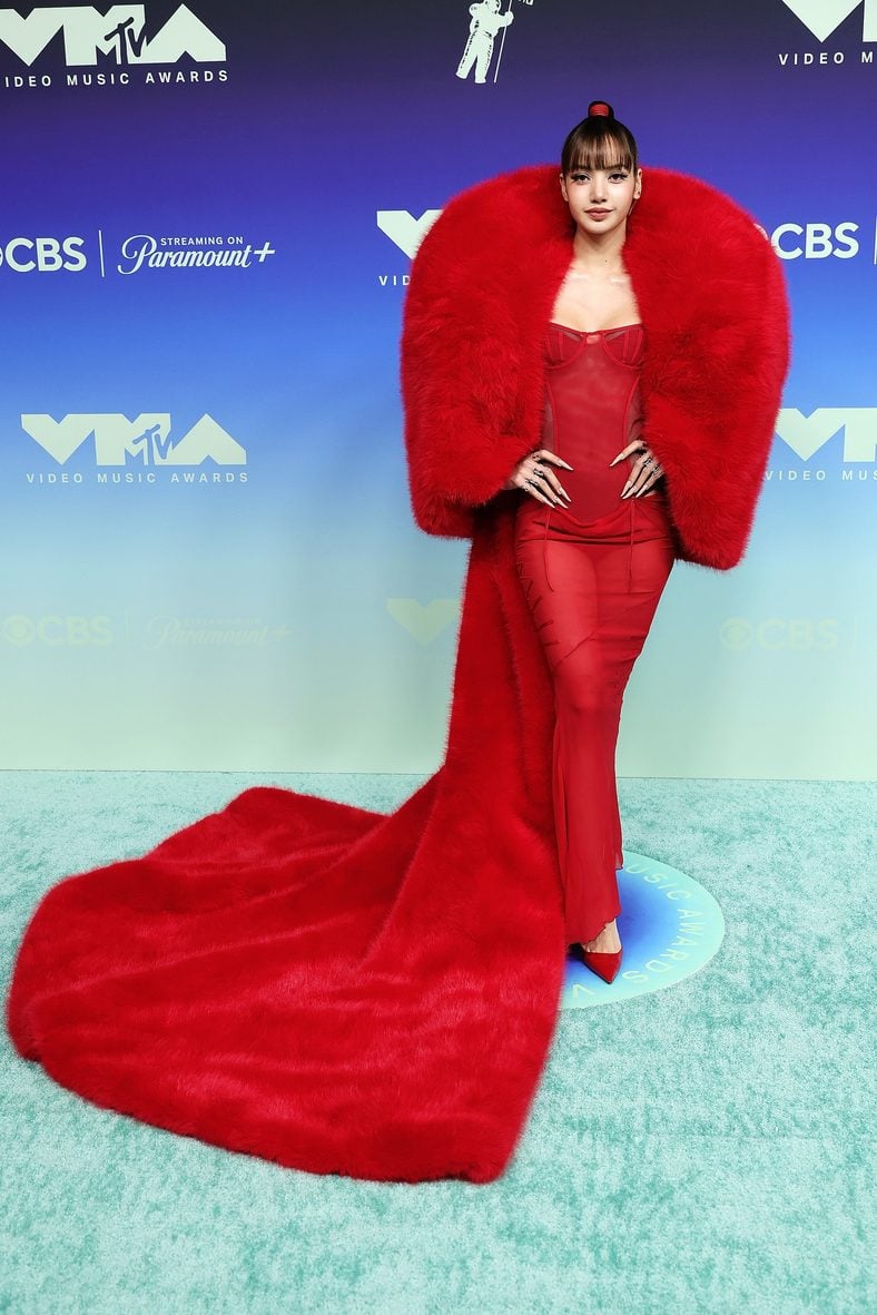 LISA wears big fur coat at the 2026 MTV VMAs