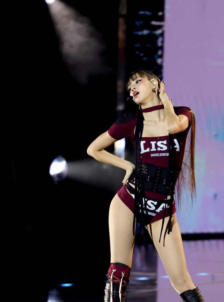 LISA performs on 2026 MTV VMAs
