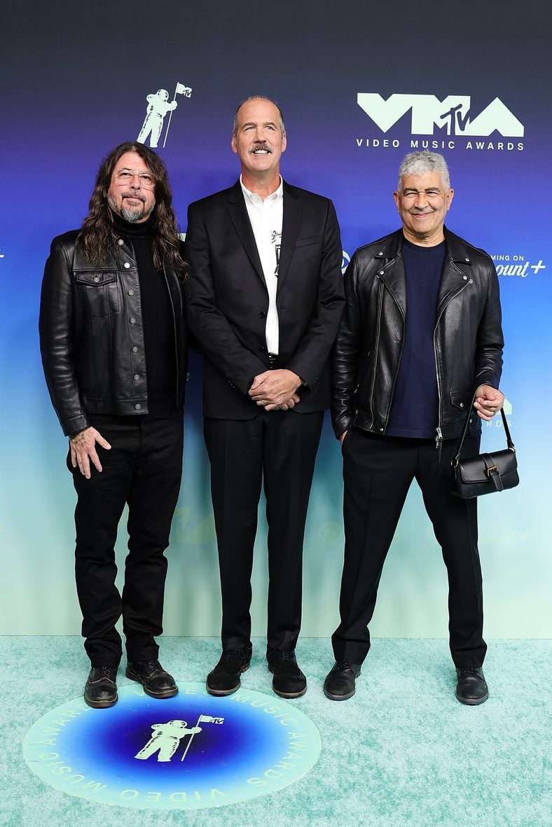 Nirvana poses at the 2026 MTV VMAs