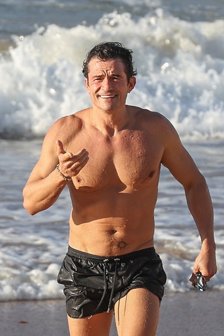 Orlando Bloom shirtless in Spain