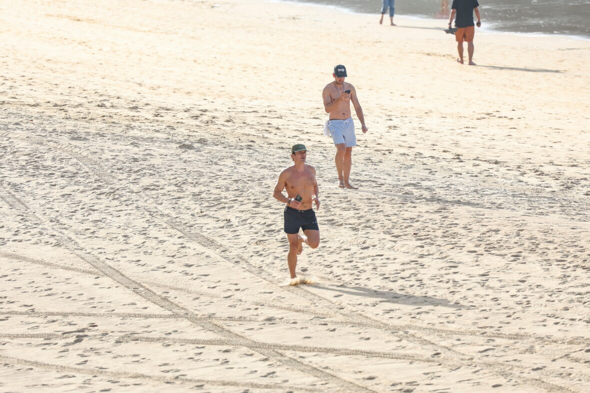 Orlando Bloom shirtless in Spain