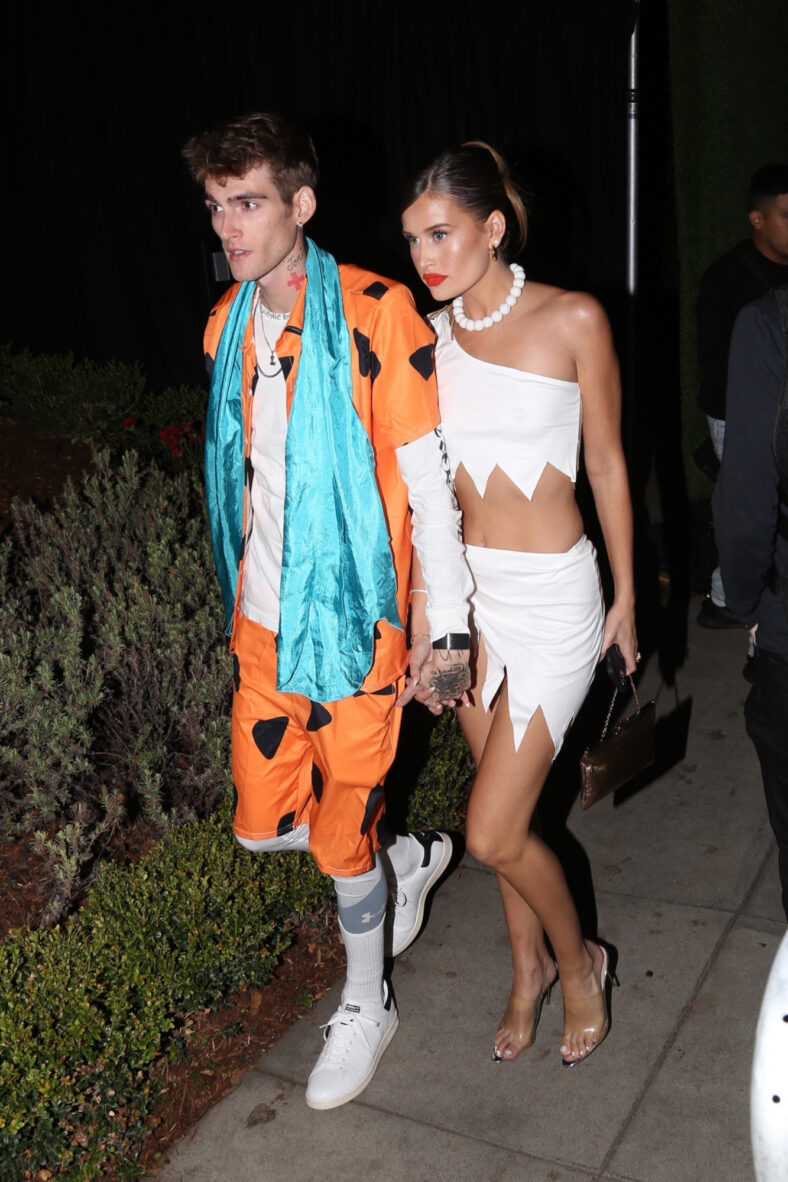 Presley Gerber and Lexi Wood in Flintstones Halloween costumes