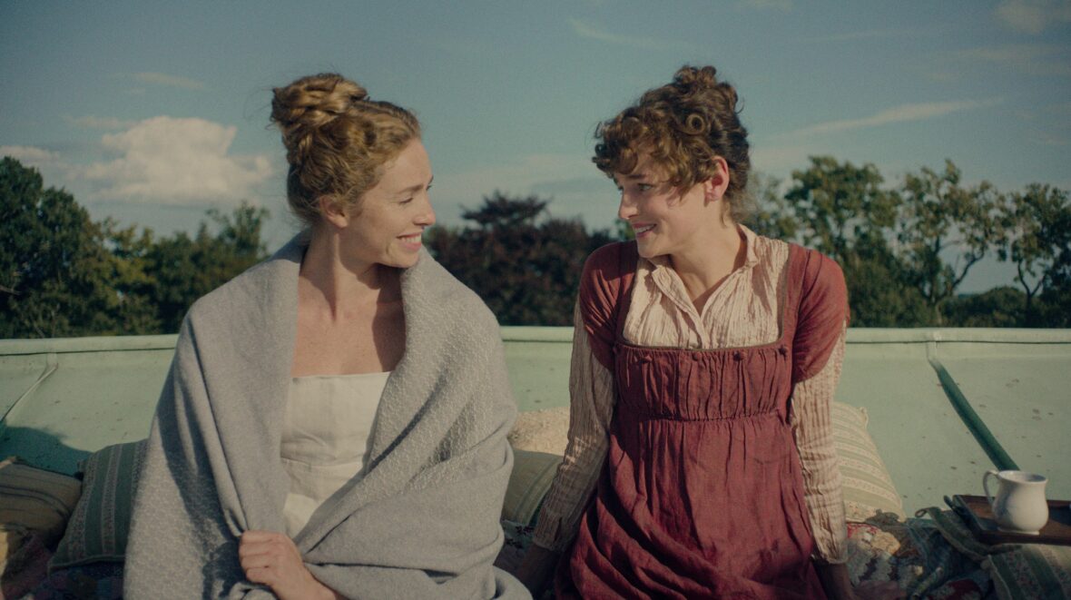 Still of Freya Mavor and Emma Corrin in Pride & Prejudice