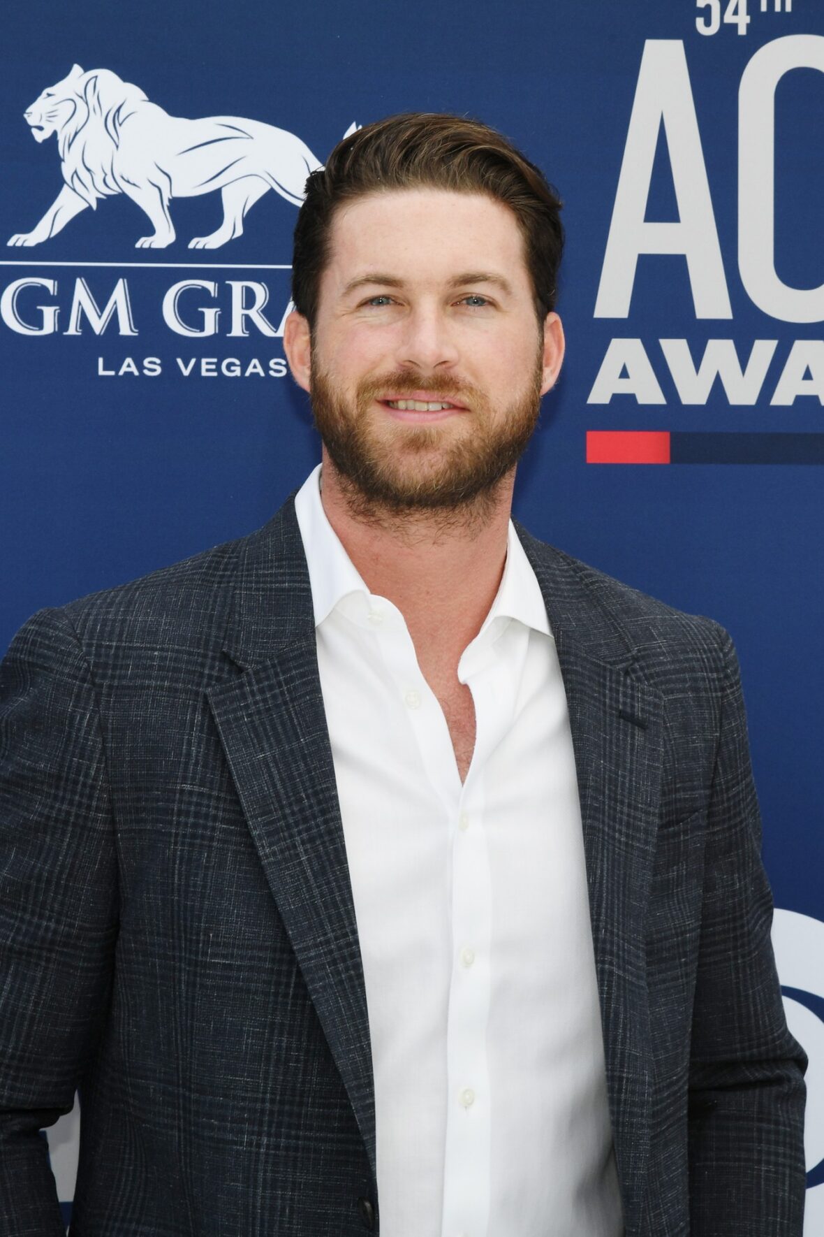 Photos of Riley Green without a hat