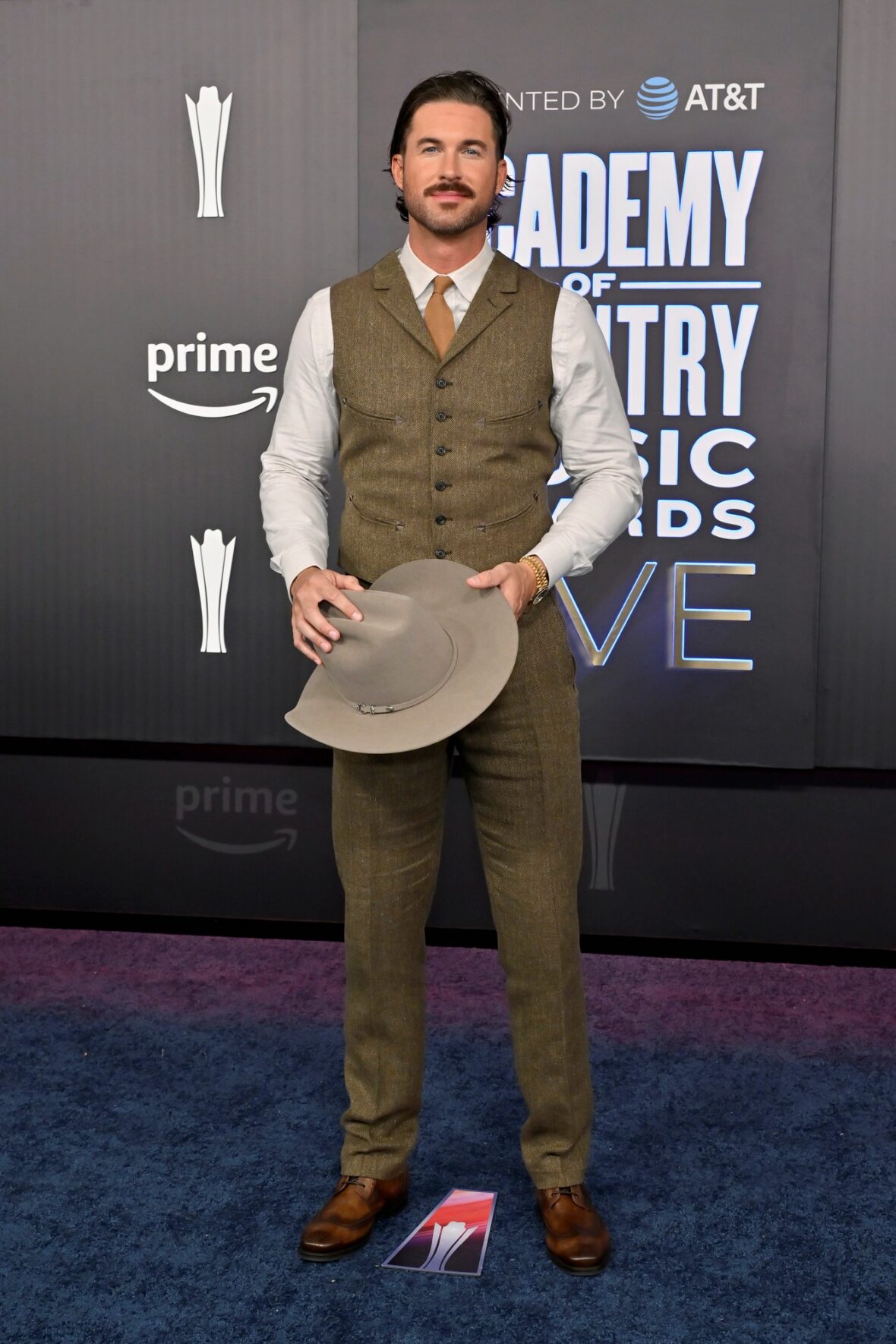 Photos of Riley Green without a hat