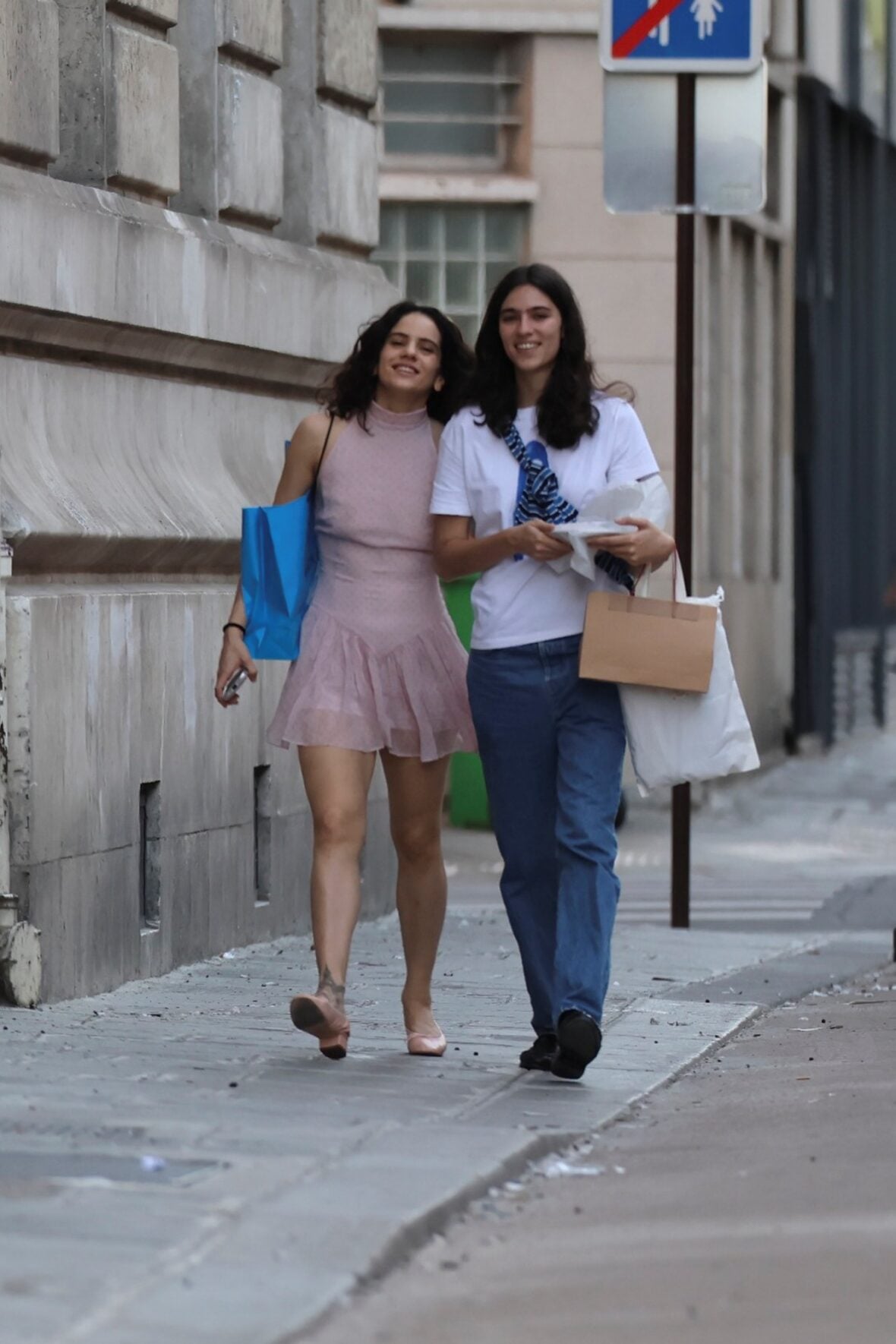 Rosalia & Loli Bahia in Paris
