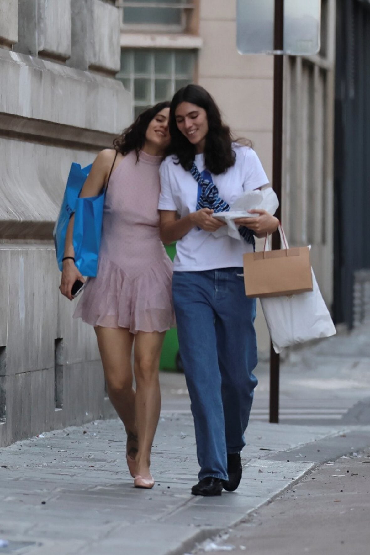 Rosalia & Loli Bahia in Paris