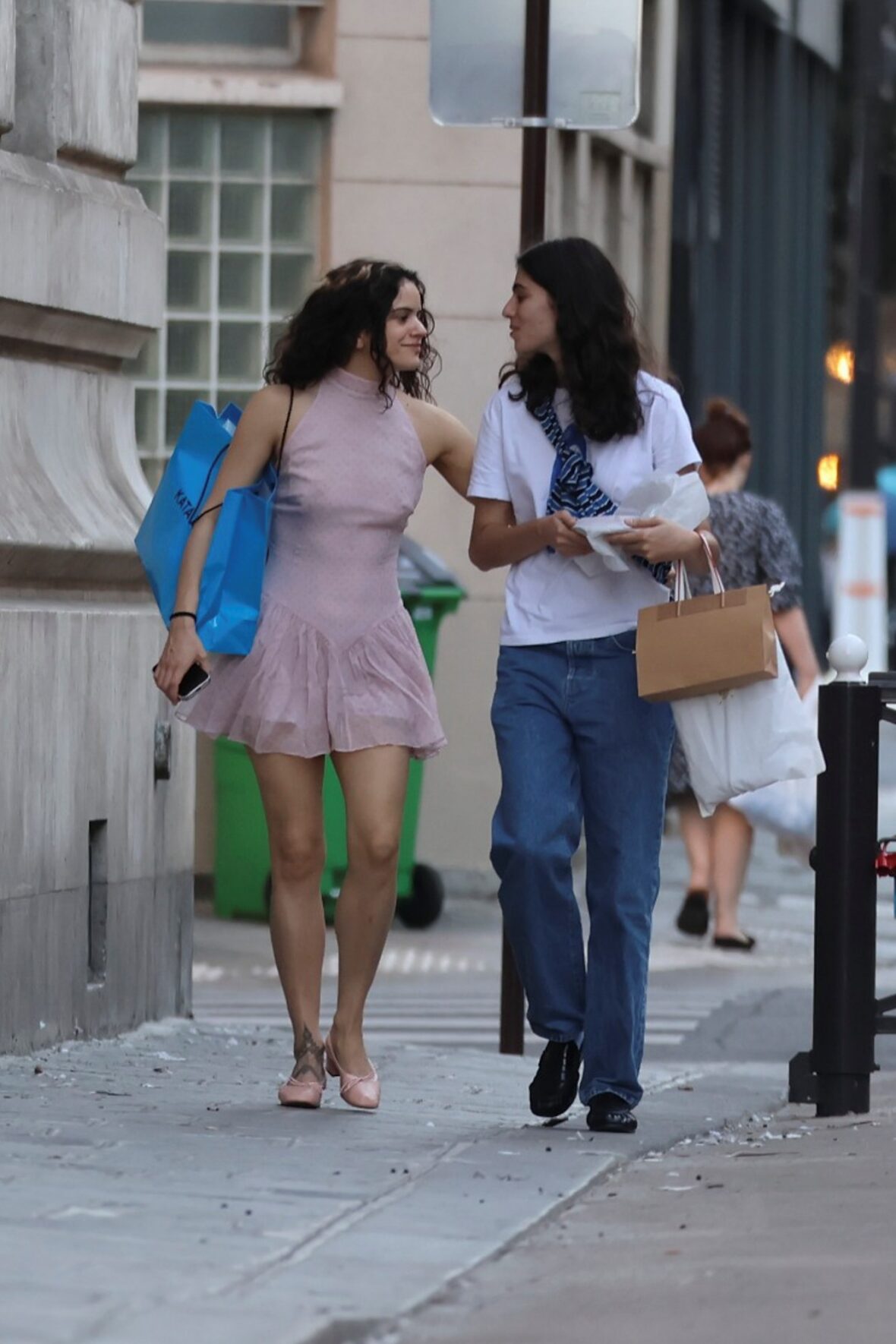 Rosalia & Loli Bahia in Paris