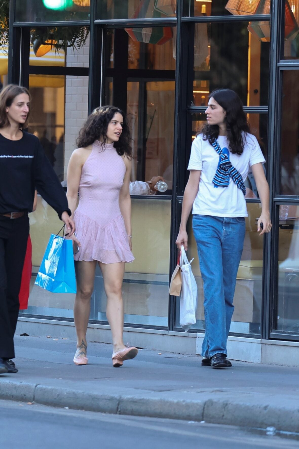 Rosalia & Loli Bahia in Paris