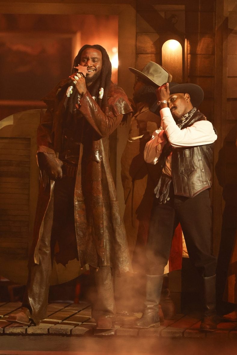 Shaboozey performs on the MTV VMAs 2026