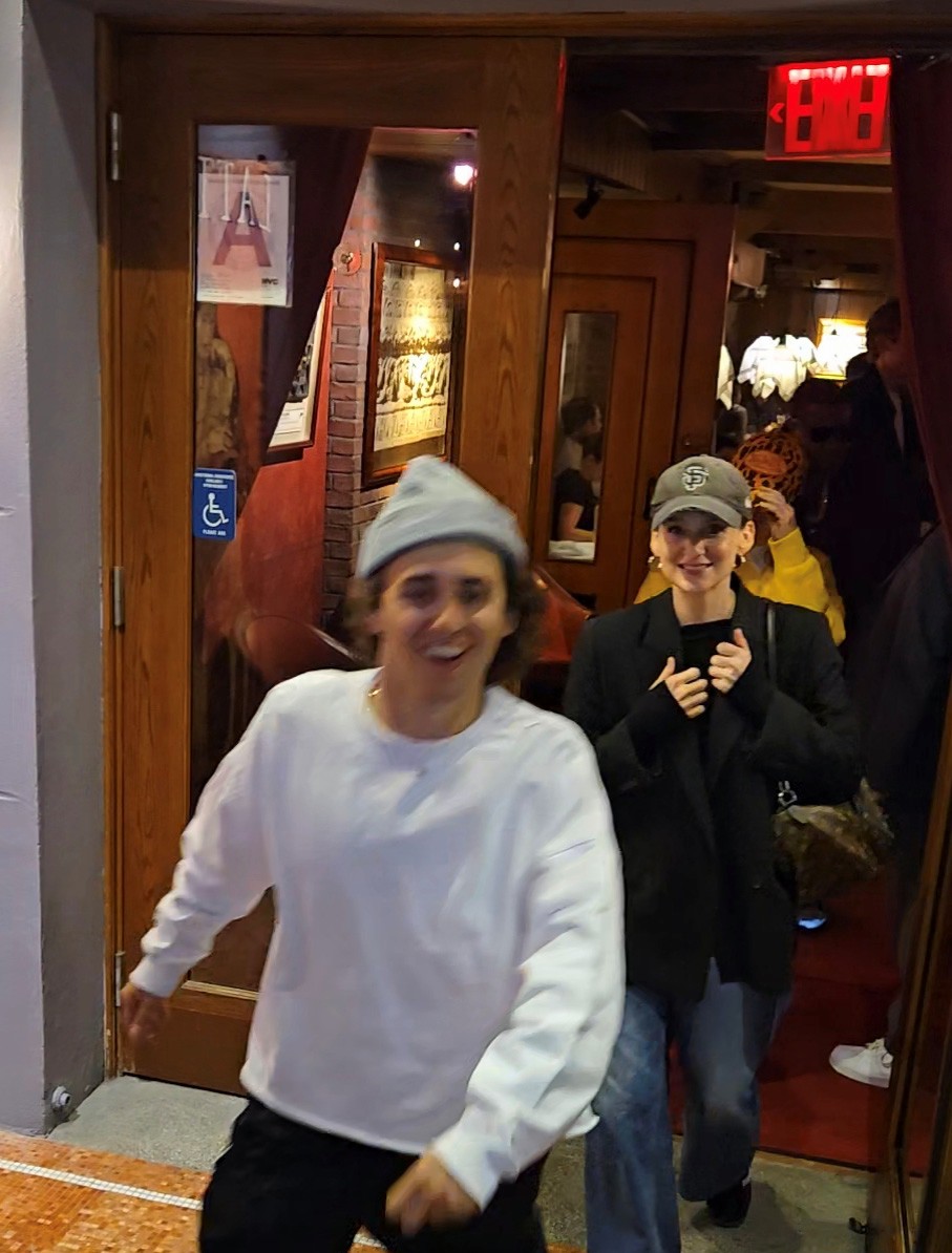 SNL cast members exit a restaurant on September 23 in NYC