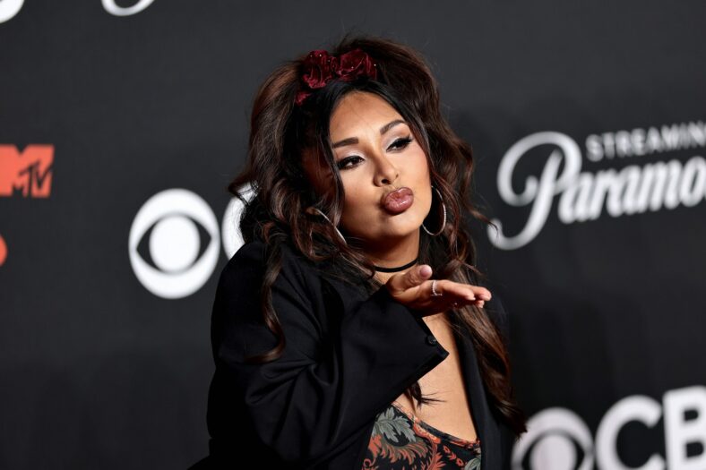 Snooki reveals she's cancer free