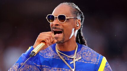 Snoop Dogg to host VMAs