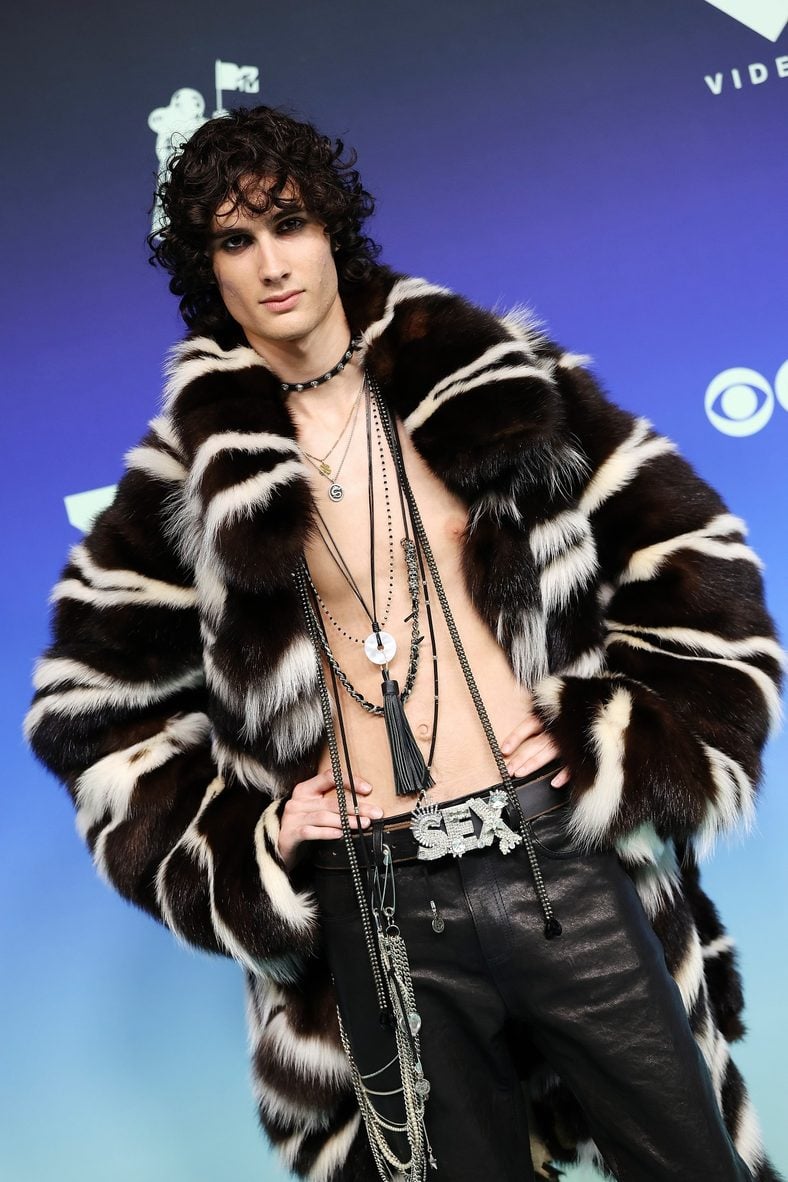 Sombr arrives at the 2026 MTV VMAs