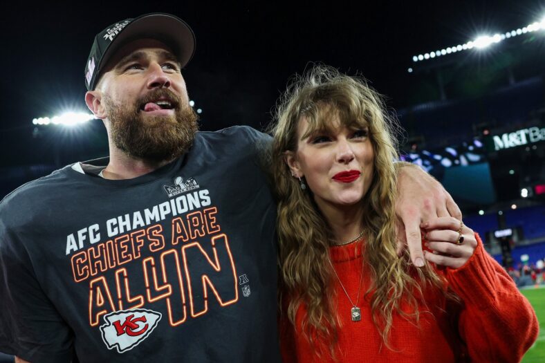 Taylor Swift & Travis Kelce photo