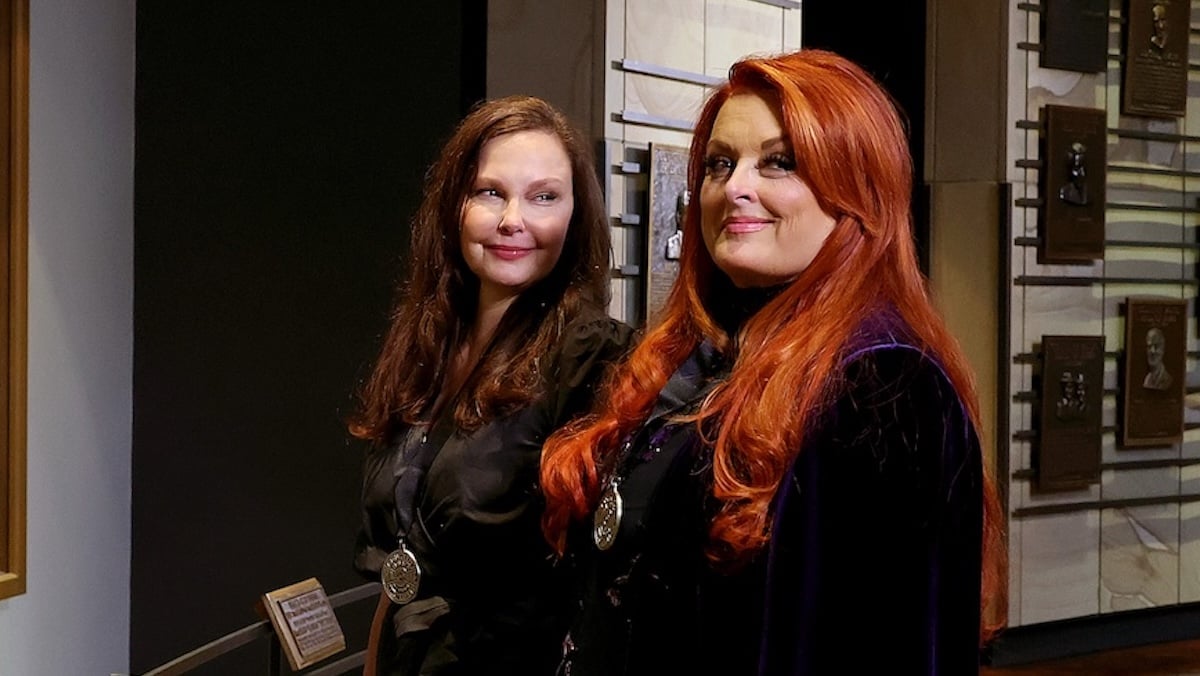 Wynonna Judd Reveals She & Sister Ashley Judd Are ‘Taking a Break’ From Their Relationship