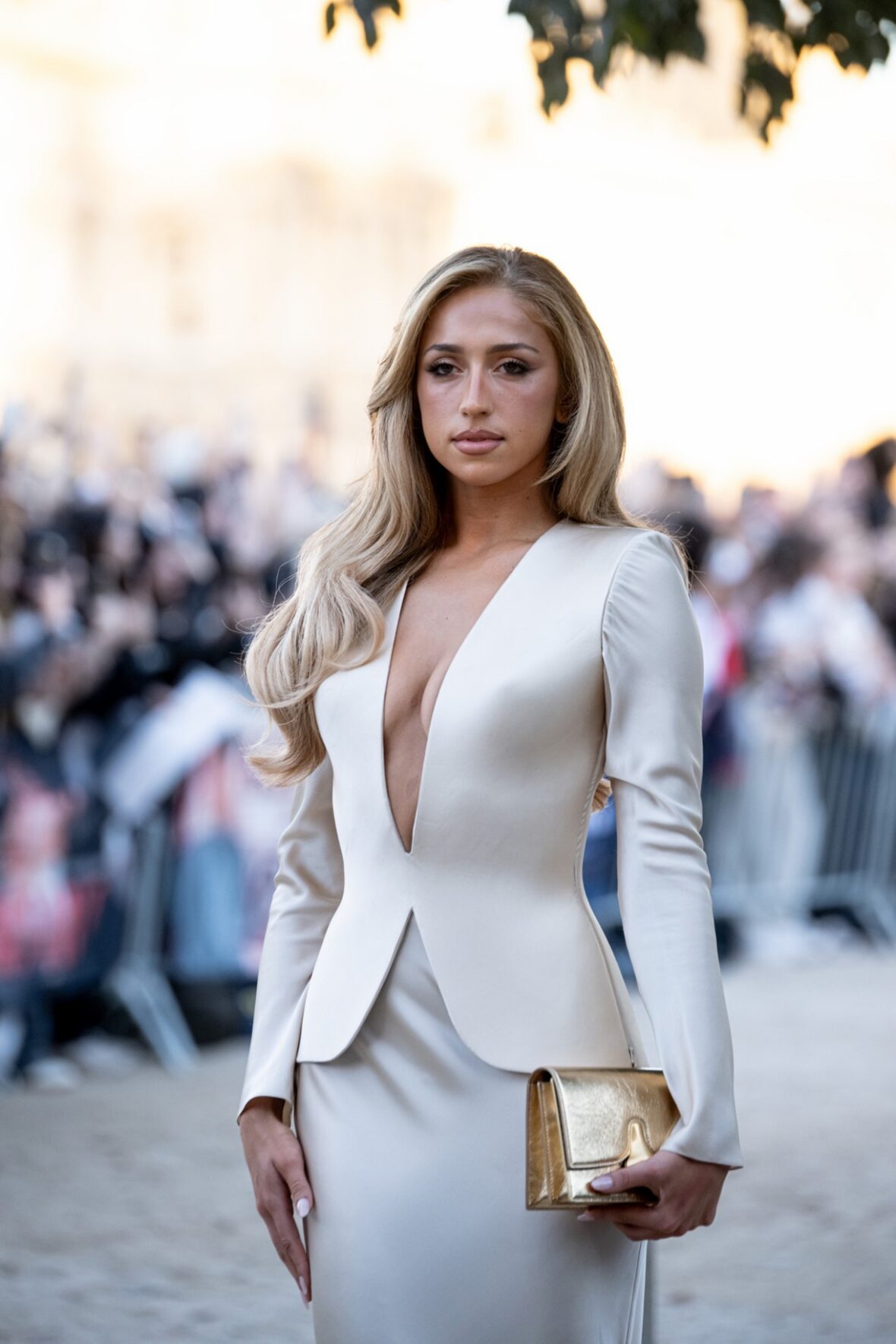 Tate McRae looked so fierce while attending the Schiaparelli show at Paris Fashion Week on Thursday.