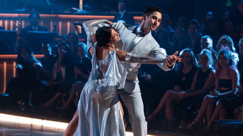 Alan Bersten and Jenna Dewan dancing in frame during "DWTS"