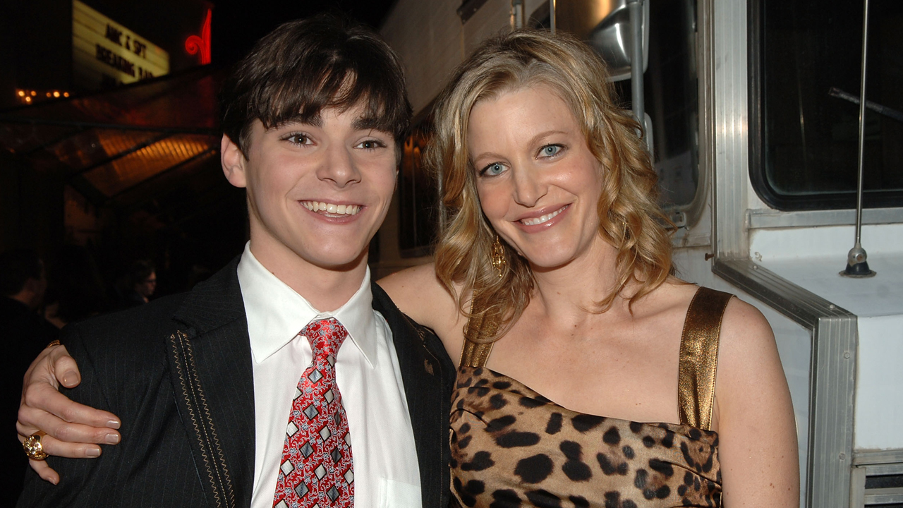 Anna Gunn Breaks Silence on ‘Breaking Bad’ TV Son RJ Mitte’s Death: ‘There Truly Are No Words’