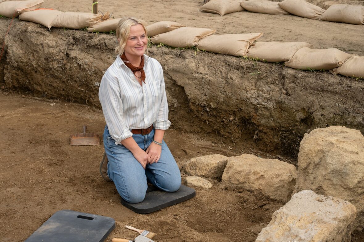 Dig trailer starring Amy Poehler