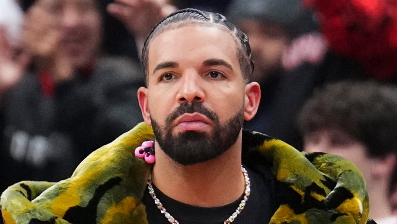 Drake Celebrates 40th Birthday With Backstreet Boys Performance, $1 Million Prize & Luxury Gifts!
