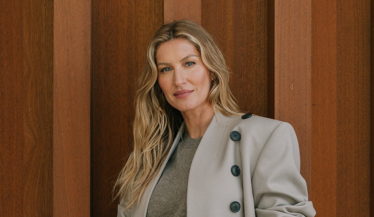 Gisele Bündchen Spotted on Crutches & Wearing Medical Boot During Miami Outing