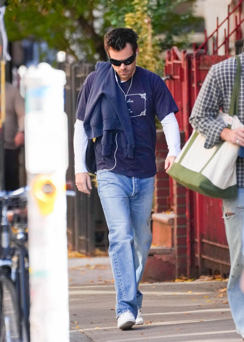 Harry Styles goes for a walk in Brooklyn before MSG concert