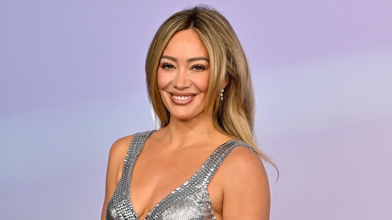 Hilary Duff Talks Music Comeback, Returning to the Stage, Her ‘Holiday Things’ EP & Reclaiming the ‘With Love’ Dance: Read Her ‘Paper’ Magazine Highlights