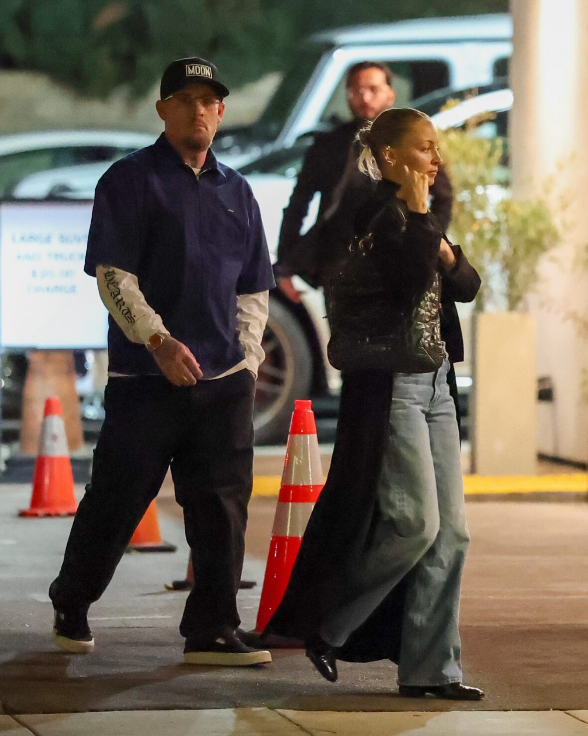 Hilary Duff grabs dinner with Sofia and Nicole Richie