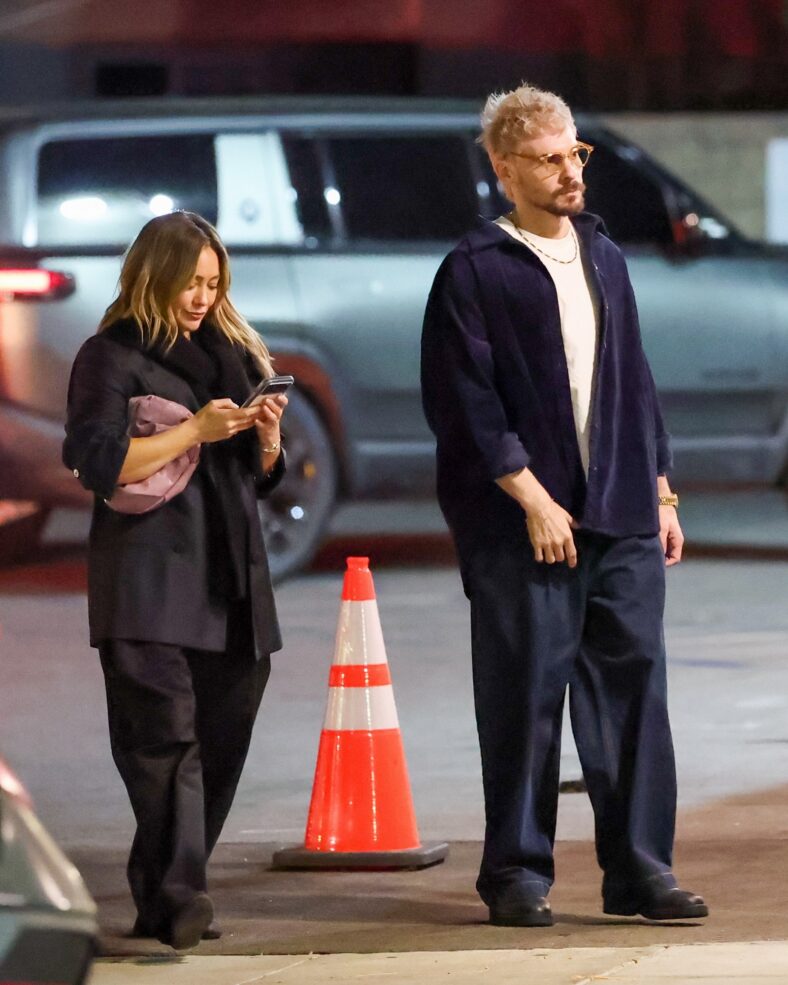 Hilary Duff grabs dinner with Sofia and Nicole Richie