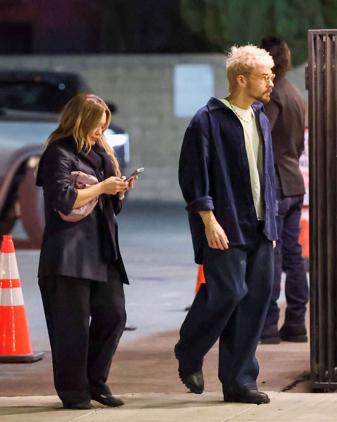 Hilary Duff grabs dinner with Sofia and Nicole Richie