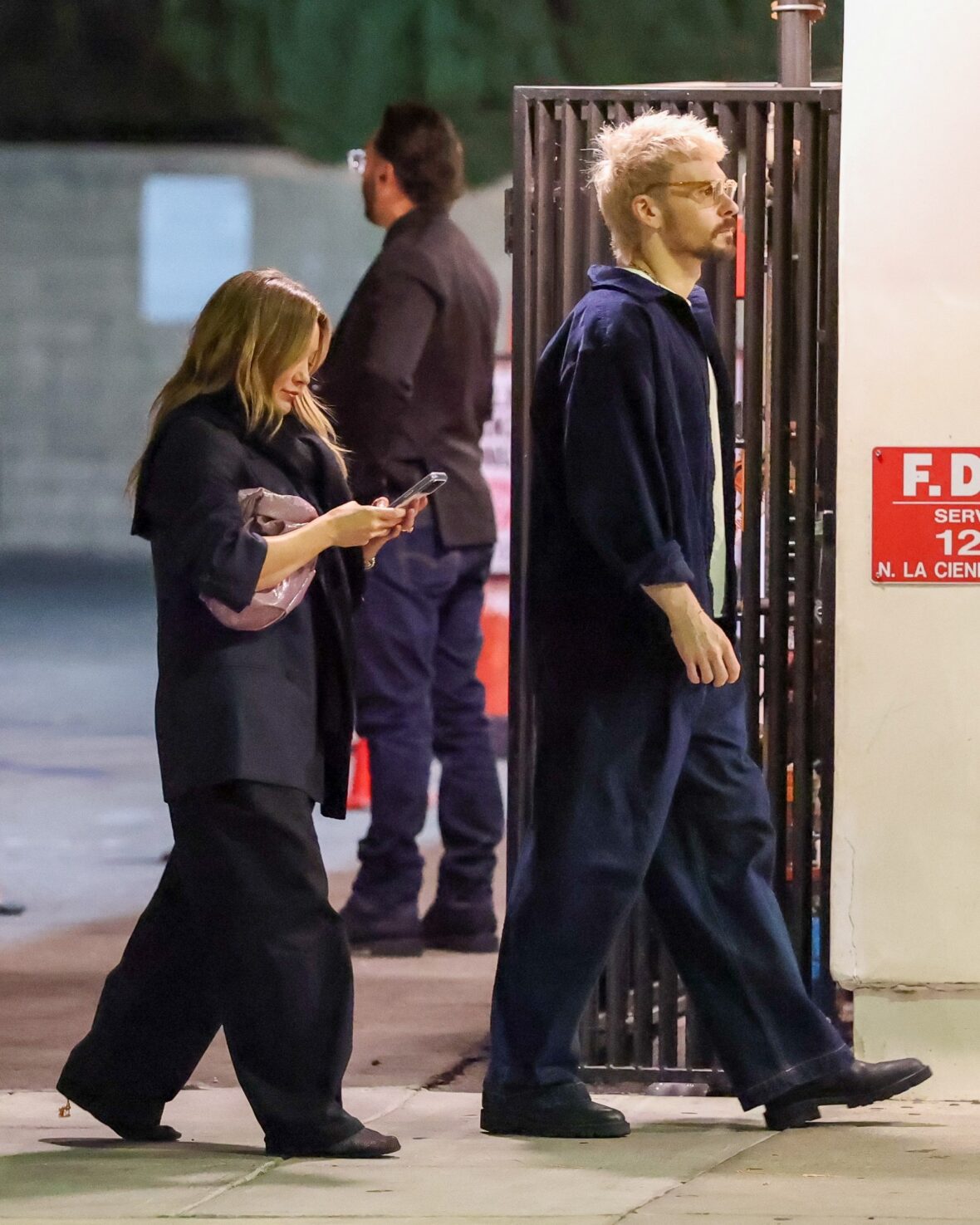 Hilary Duff grabs dinner with Sofia and Nicole Richie