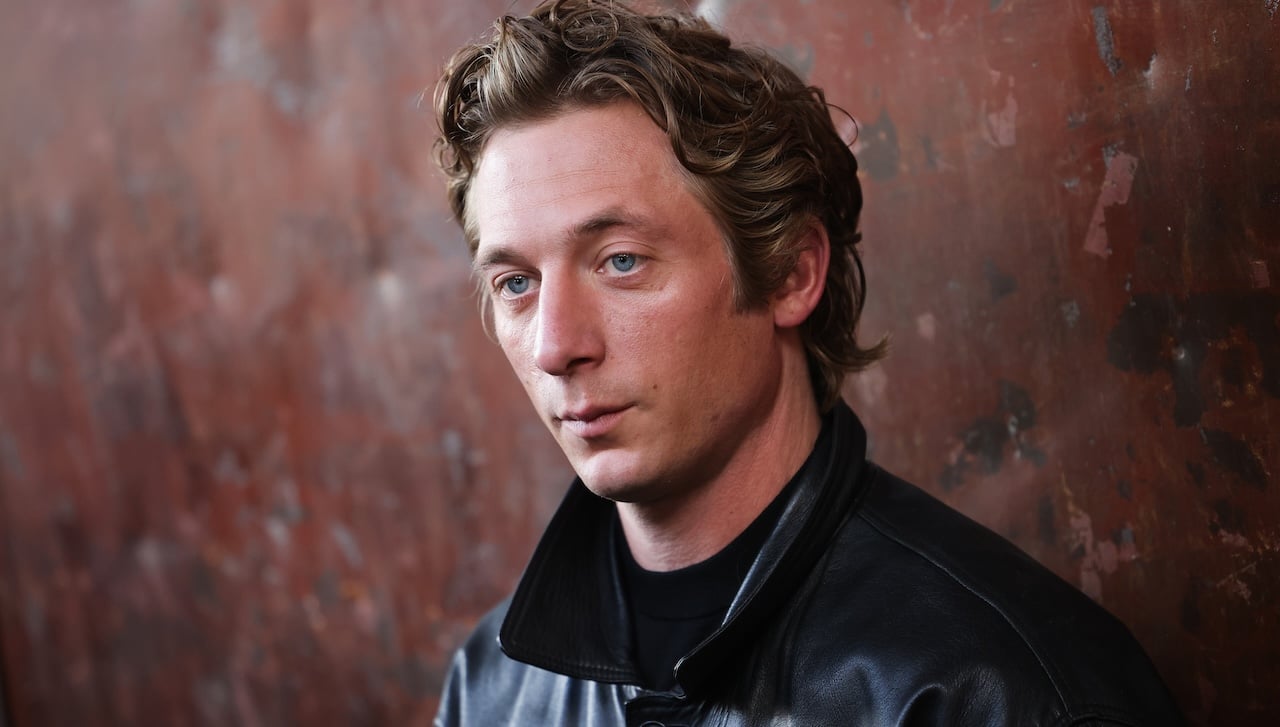 Jeremy Allen White’s Dating History Revealed: New Girlfriend Lulu Tenney, Famous Exes & Past Relationships