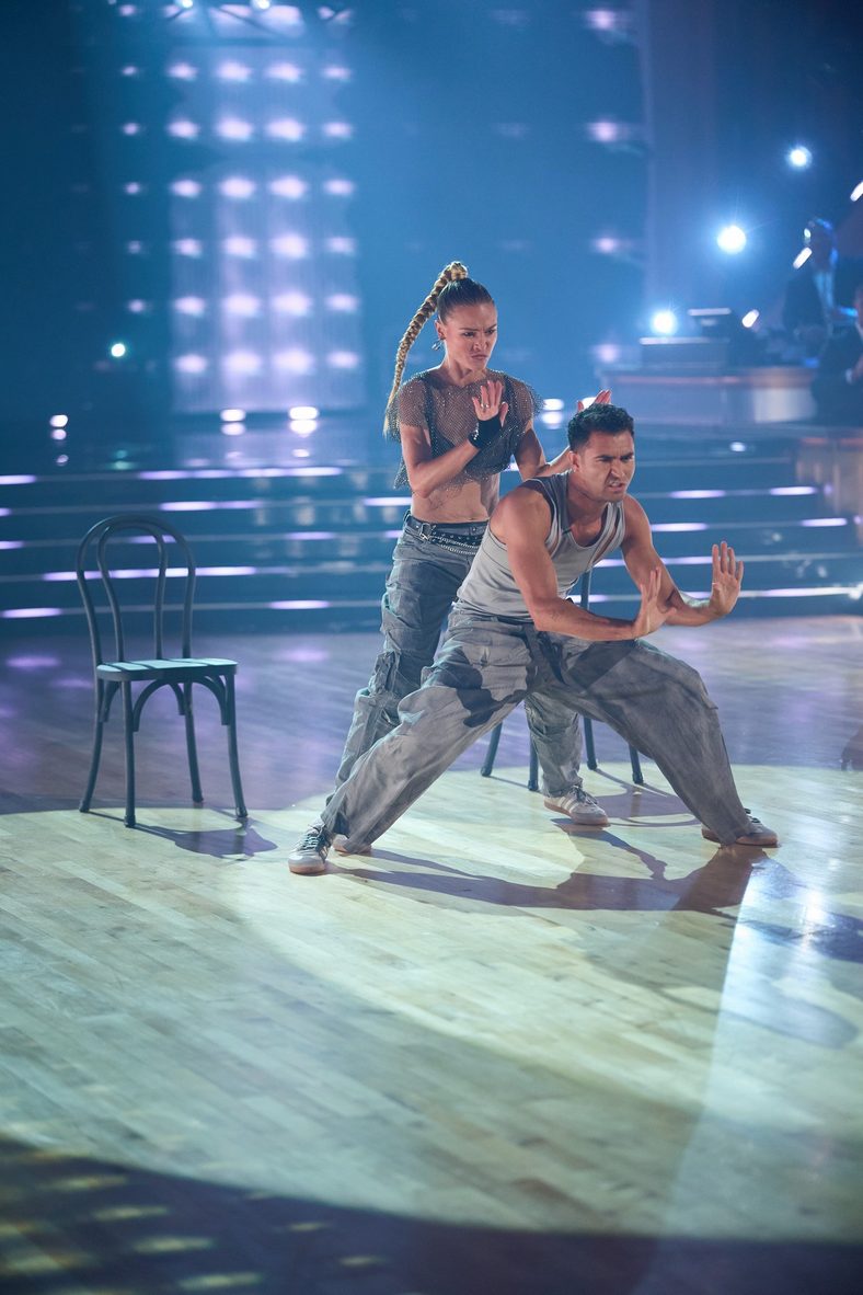 Julia Stiles and Ezra Sosa perform on DWTS Super Bowl Night