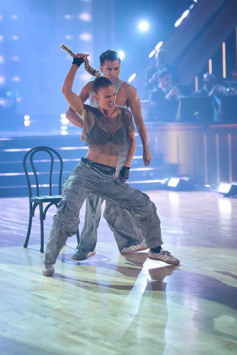 Julia Stiles and Ezra Sosa perform on DWTS Super Bowl Night