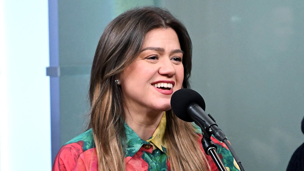 Kelly Clarkson Calls Out Brooklyn Shop for Assuming She Didn’t Have Money, Says She Was Treated Like Julia Roberts in ‘Pretty Woman’