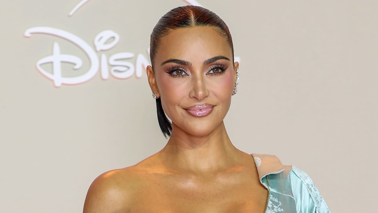 Kim Kardashian Recalls Dad Robert Kardashian’s Final Words & Heartbreaking Goodbye Before His Passing