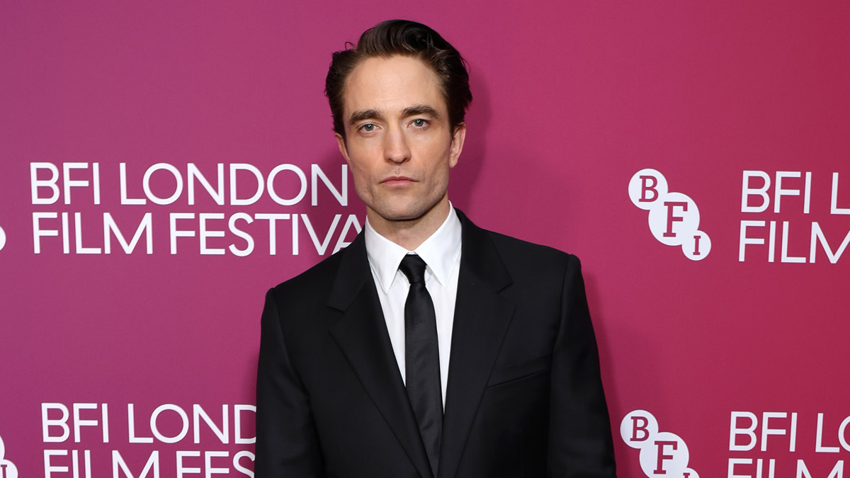 Robert Pattinson Responds to Real Chris Hansen’s Criticism of ‘Primetime’ While Attending London Premiere