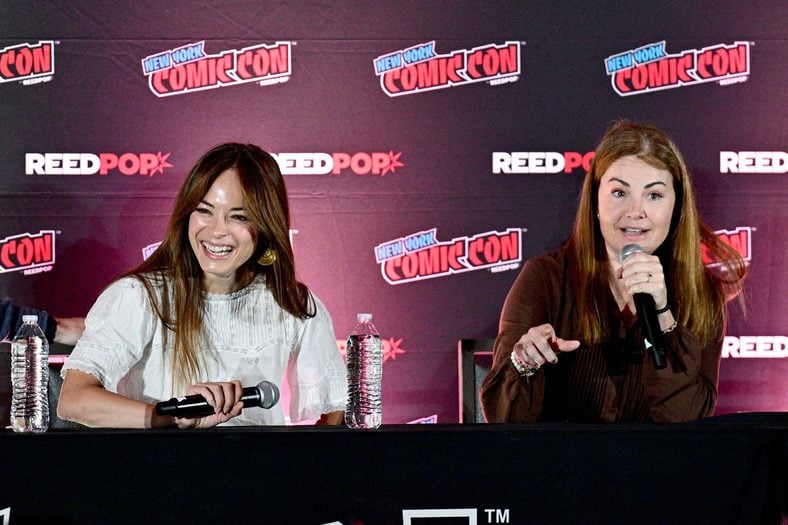 Kristin Kreuk and Erica Durance speak at a panel at New York Comic Con