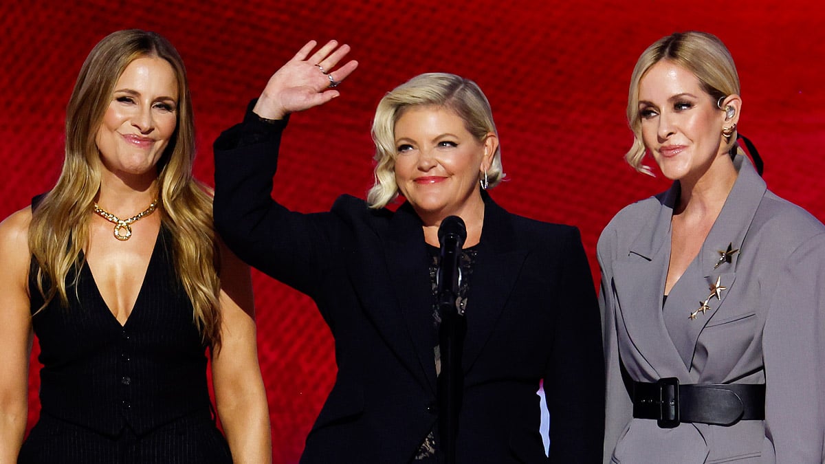 The Chicks Kick Off Anniversary Tour Celebrating ‘Taking the Long Way’ Album: Set List Revealed from Opening Night!