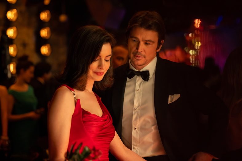 Anne Hathaway and Josh Hartnett in Verity